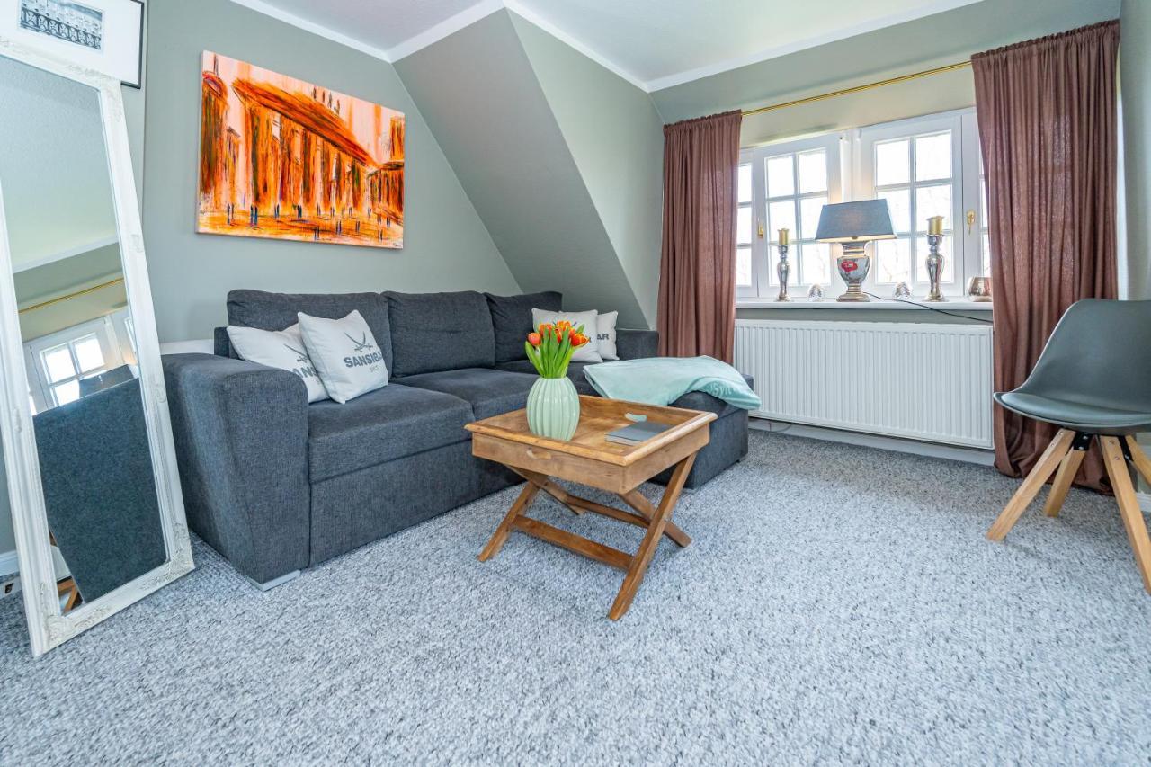 Gemuetliche Wohnung Unter Reet Mit Pool Und Sauna In Keitum Exterior foto